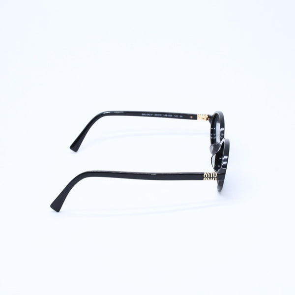 Mint condition MIU MIU sunglasses, black with gold hardware, size 50.◻18 Used 4a009637