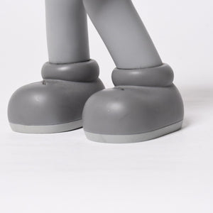 KAWS カウズ MEDICOM TOY メディコムトイ SMALL LIE companion フィギュア サイズ 11アート グレー 美品 中古 4a009306