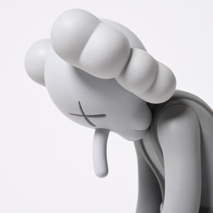 KAWS カウズ MEDICOM TOY メディコムトイ SMALL LIE companion フィギュア サイズ 11アート グレー 美品 中古 4a009306