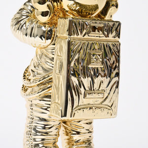 極美品 KAWS カウズ フィギュア Holiday Space ホリデー スペース GOLD ゴールド 中古 4a009293
