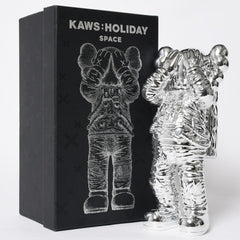 極美品 KAWS カウズ フィギュア Holiday Space ホリデー スペース silver シルバー 中古 4a009292