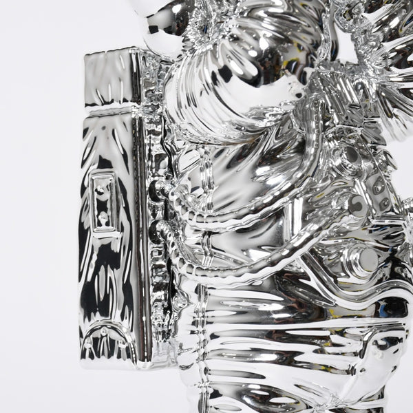 極美品 KAWS カウズ フィギュア Holiday Space ホリデー スペース silver シルバー 中古 4a009292