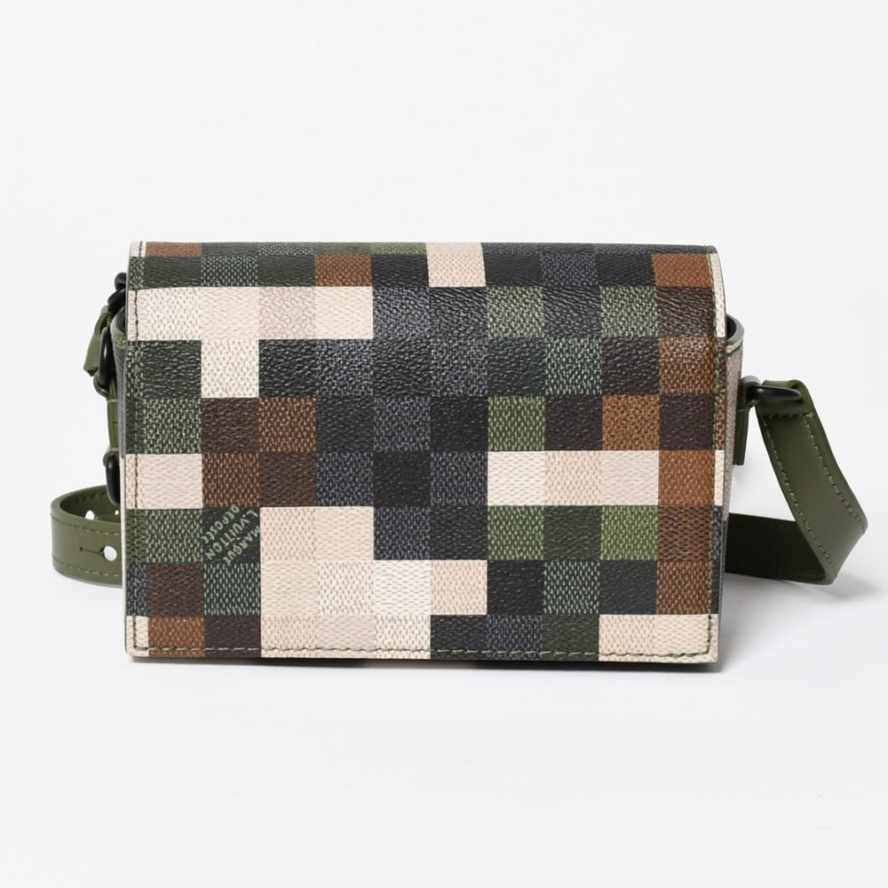 極美品 LOUIS VUITTON ルイヴィトン スティーマー ウェアラブル ウォレット ショルダーバッグ M83172 ダモフラージュ 中古 4a009352