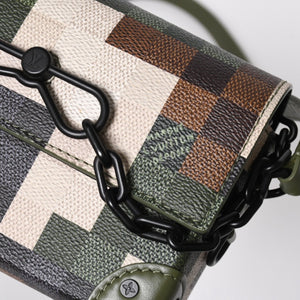 Very Good Condition LOUIS VUITTON Steamer Wearable Wallet Shoulder Bag M83172 Damoflage Used 4a009352