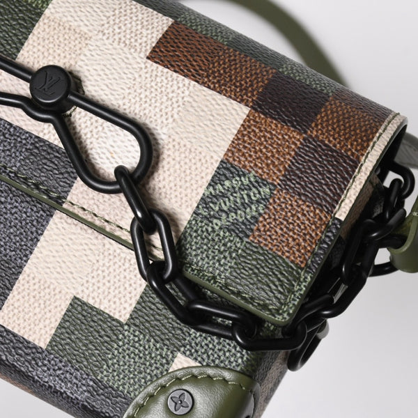 Very Good Condition LOUIS VUITTON Steamer Wearable Wallet Shoulder Bag M83172 Damoflage Used 4a009352