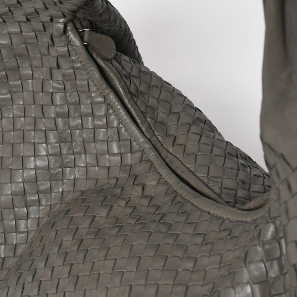 極美品 BOTTEGA VENETA ボッテガヴェネタ ホーボーワンショルダーバッグ イントレチャート レザー グレー B01259445Y 中古 4a009350