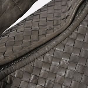 極美品 BOTTEGA VENETA ボッテガヴェネタ ホーボーワンショルダーバッグ イントレチャート レザー グレー B01259445Y 中古 4a009350