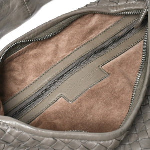 極美品 BOTTEGA VENETA ボッテガヴェネタ ホーボーワンショルダーバッグ イントレチャート レザー グレー B01259445Y 中古 4a009350