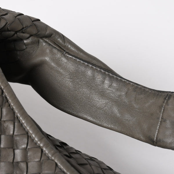 極美品 BOTTEGA VENETA ボッテガヴェネタ ホーボーワンショルダーバッグ イントレチャート レザー グレー B01259445Y 中古 4a009350