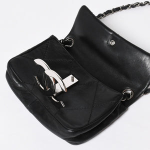 極美品 CHANEL シャネル ワイルドステッチ ミニチェーンショルダーバッグ 9番台 ココマーク ラムスキン ブラック シルバー金具 中古 4a009388