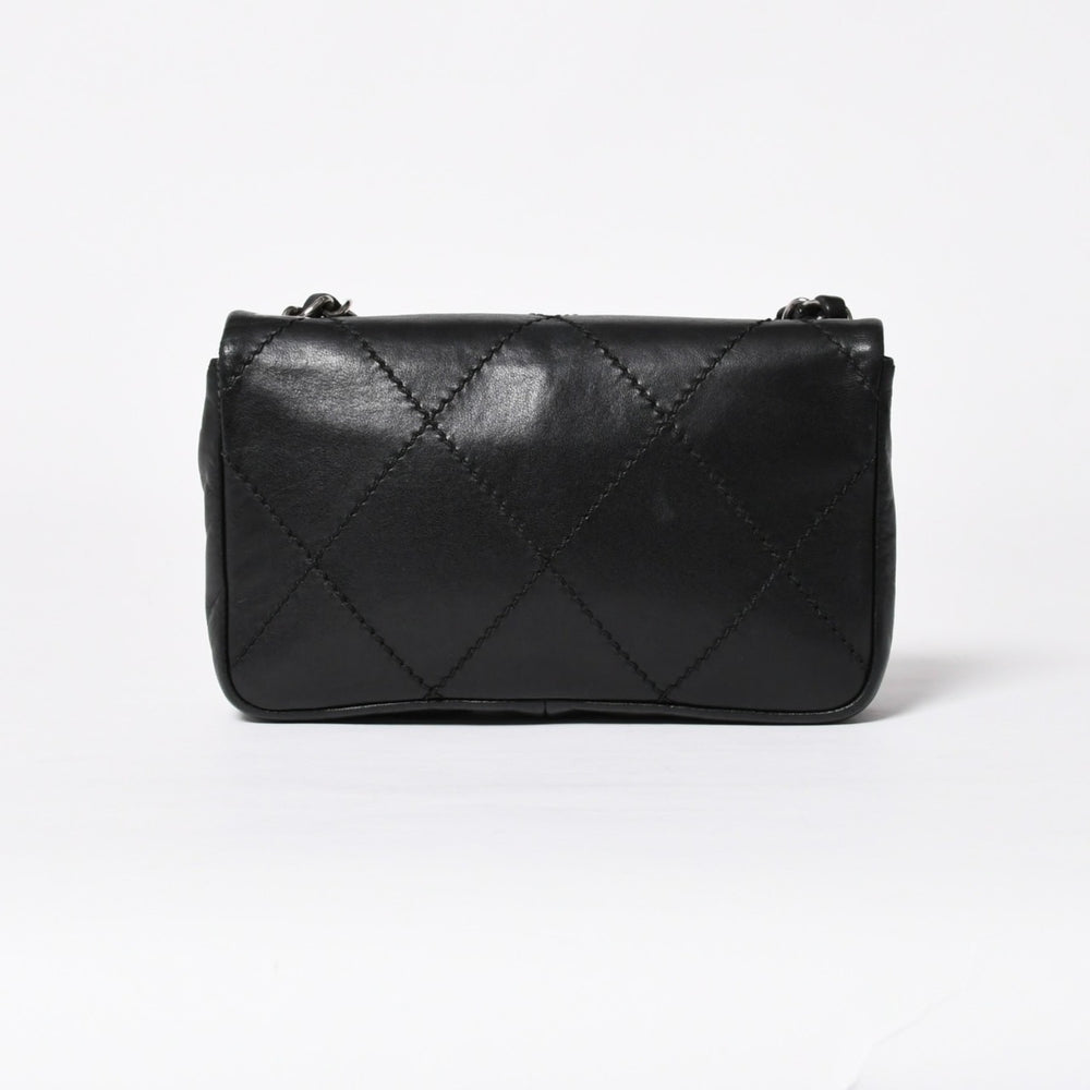 極美品 CHANEL シャネル ワイルドステッチ ミニチェーンショルダーバッグ 9番台 ココマーク ラムスキン ブラック シルバー金具 中古 4a009388