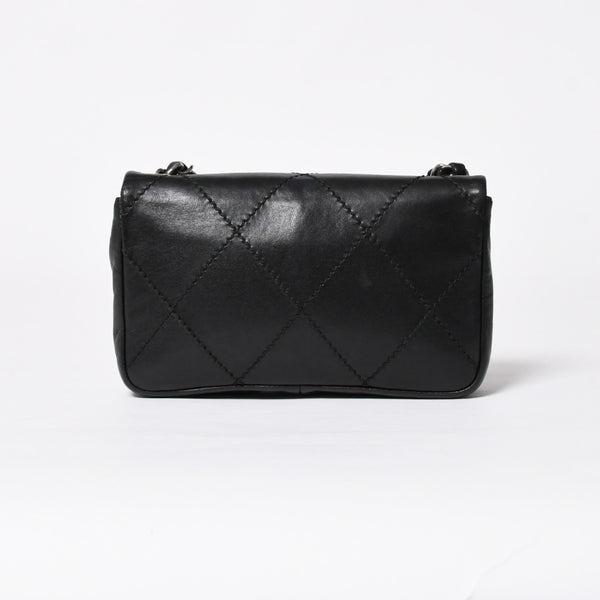 極美品 CHANEL シャネル ワイルドステッチ ミニチェーンショルダーバッグ 9番台 ココマーク ラムスキン ブラック シルバー金具 中古 4a009388