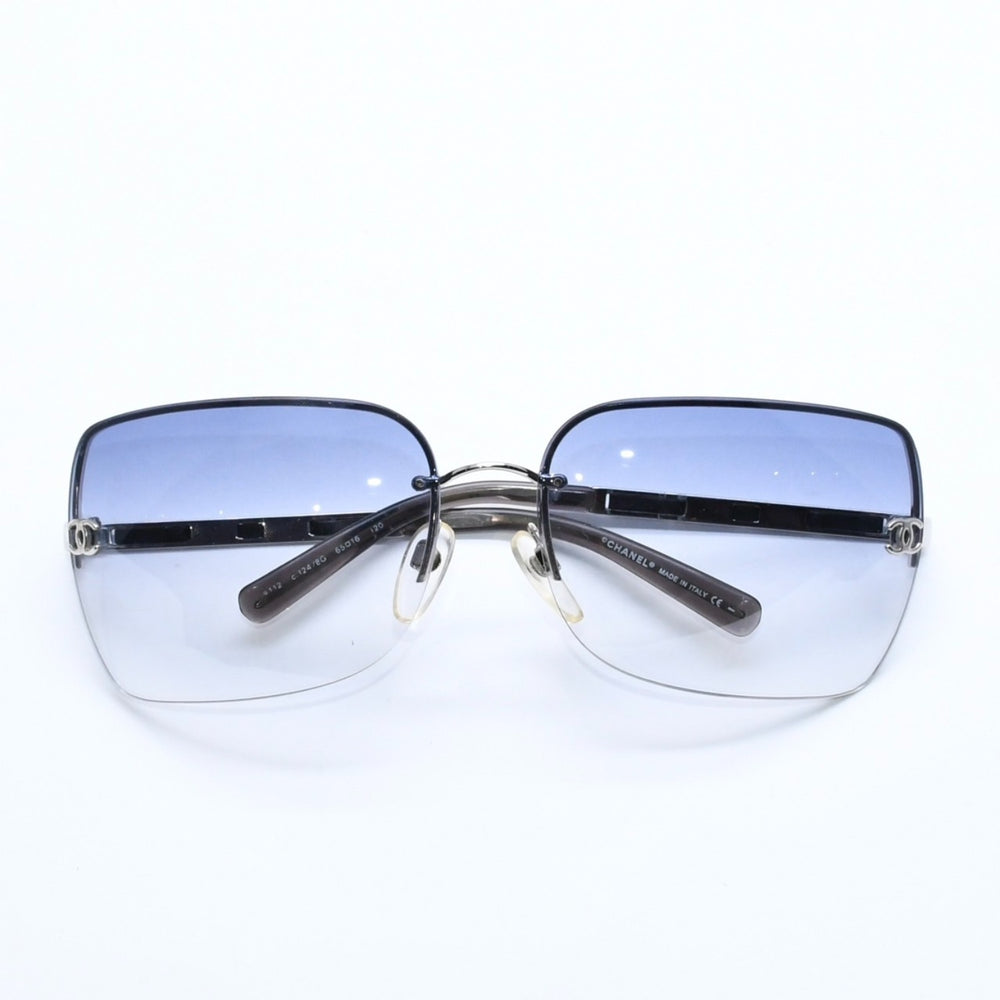 極美品 CHANEL シャネル ハーフリム サングラス アイウェア 4112 c.124/8G サイズ65□16 120 ココマーク グラデーションレンズ 中古 4a010061