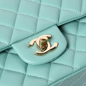 新品同様 CHANEL シャネル マトラッセ25 Wフラップ Wチェーンショルダーバッグ ターコイズブルー A01112 31番台 ココマーク キャビアスキン 中古 4a009604