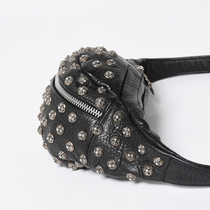 極美品 CHROME HEARTS クロムハーツ スナットパック ピラミッド クロスボールスタッズ ボディバッグ ダガージップ レザー ブラック 中古 4a009368