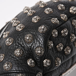 極美品 CHROME HEARTS クロムハーツ スナットパック ピラミッド クロスボールスタッズ ボディバッグ ダガージップ レザー ブラック 中古 4a009368