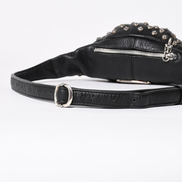 極美品 CHROME HEARTS クロムハーツ スナットパック ピラミッド クロスボールスタッズ ボディバッグ ダガージップ レザー ブラック 中古 4a009368