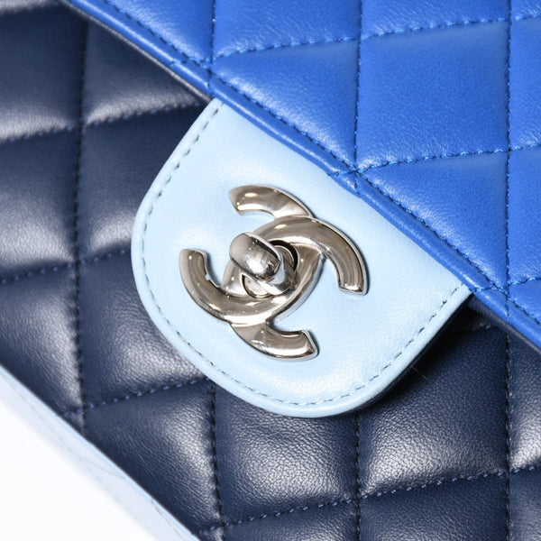 極美品 CHANEL シャネル マトラッセ クラシック ダブル フラップバッグ ショルダーバッグ 22番台 ラムスキン ブルー シルバー金具 中古 4a009588