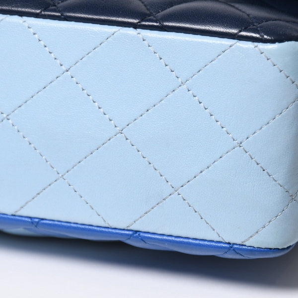 極美品 CHANEL シャネル マトラッセ クラシック ダブル フラップバッグ ショルダーバッグ 22番台 ラムスキン ブルー シルバー金具 中古 4a009588