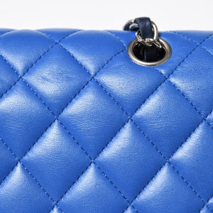 極美品 CHANEL シャネル マトラッセ クラシック ダブル フラップバッグ ショルダーバッグ 22番台 ラムスキン ブルー シルバー金具 中古 4a009588