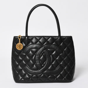 Very good condition CHANEL Chanel reproduction tote tote bag No. 7 here mark caviar skin black gold hardware used 4a009703