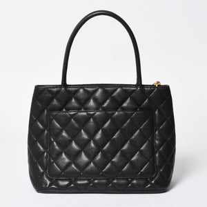 Very good condition CHANEL Chanel reproduction tote tote bag No. 7 here mark caviar skin black gold hardware used 4a009703