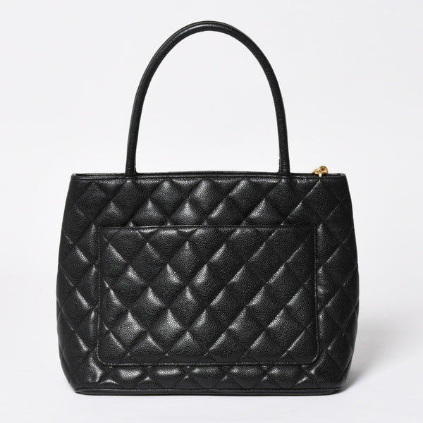 Very good condition CHANEL Chanel reproduction tote tote bag No. 7 here mark caviar skin black gold hardware used 4a009703