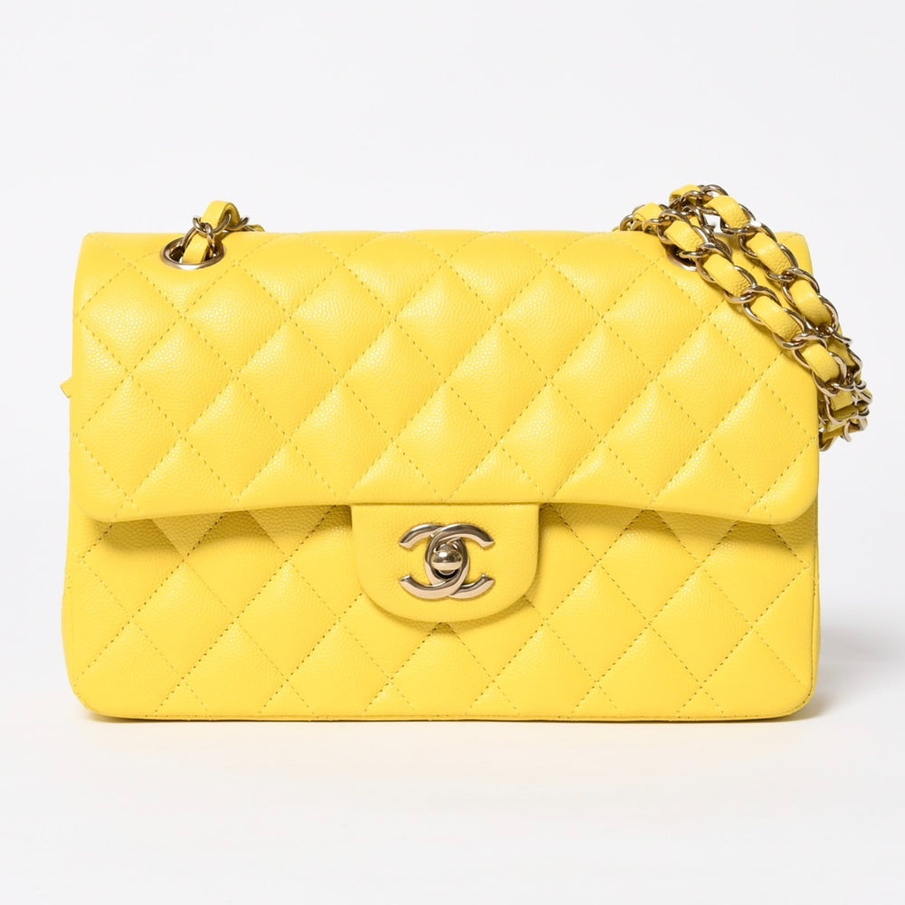 極美品 CHANEL マトラッセ Wフラップ チェーンショルダー キャビアスキン ランダム 23cm ショルダーバッグ イエロー ゴールド金具 中古 4a009595