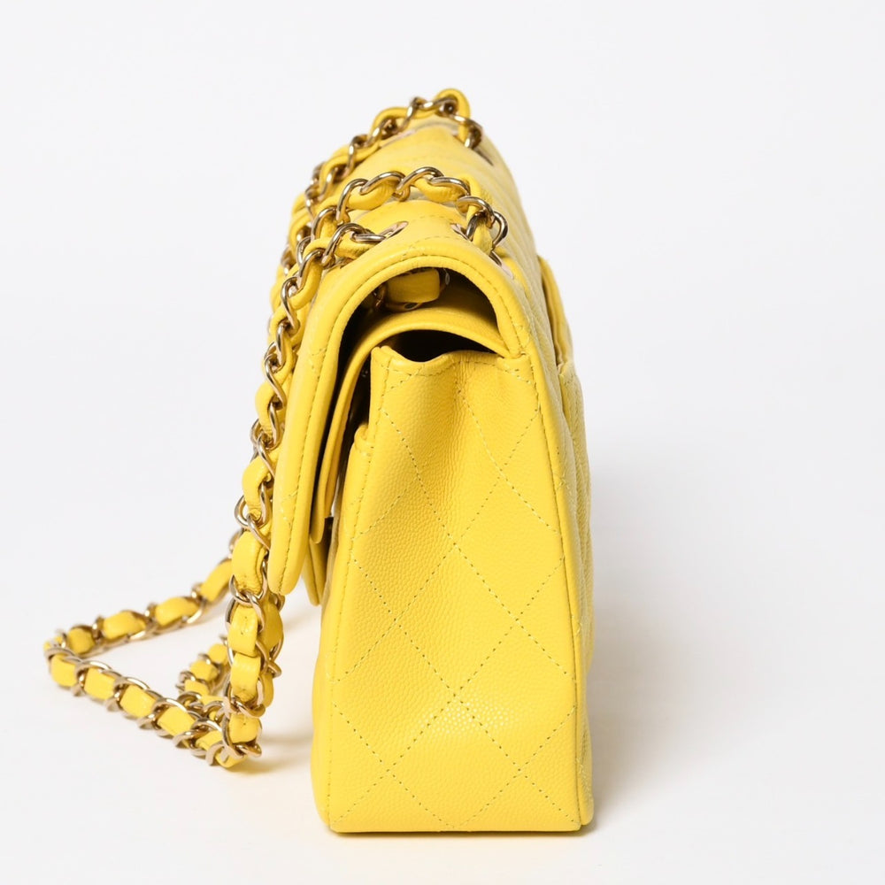 極美品 CHANEL マトラッセ Wフラップ チェーンショルダー キャビアスキン ランダム 23cm ショルダーバッグ イエロー ゴールド金具 中古 4a009595