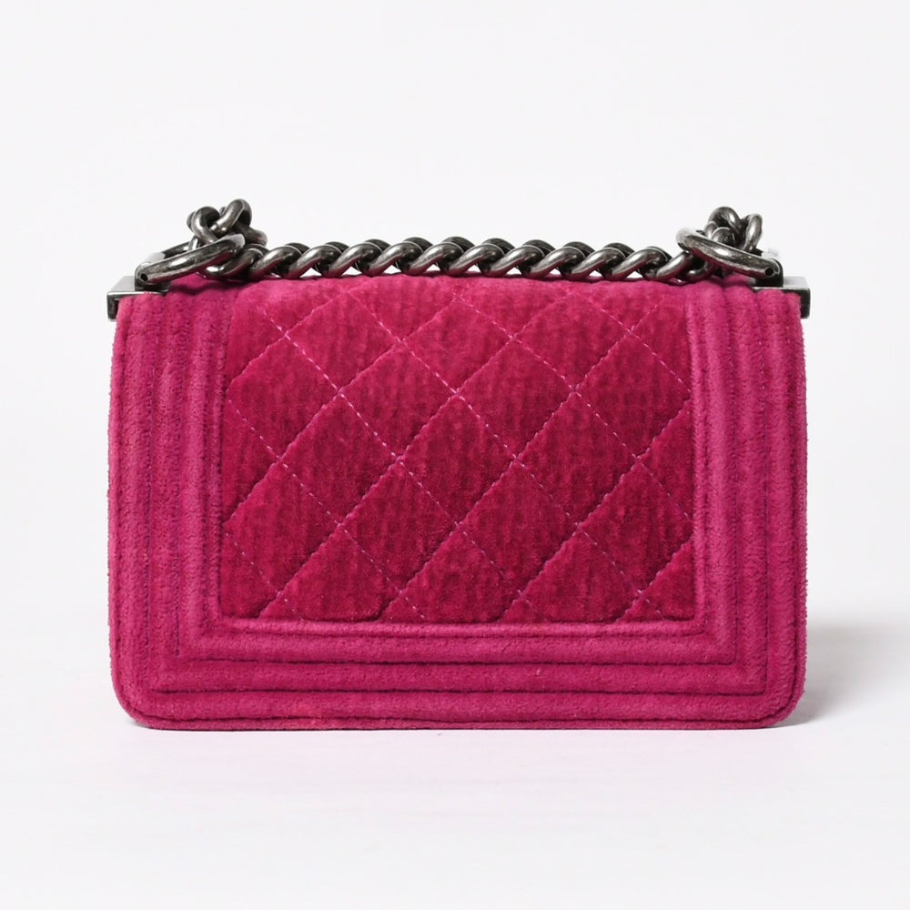 極美品 CHANEL シャネル ボーイシャネル マトラッセ ミニショルダーバッグ 17番台 ベルベット ローズレッド ガンメタリック金具 中古 4a009701