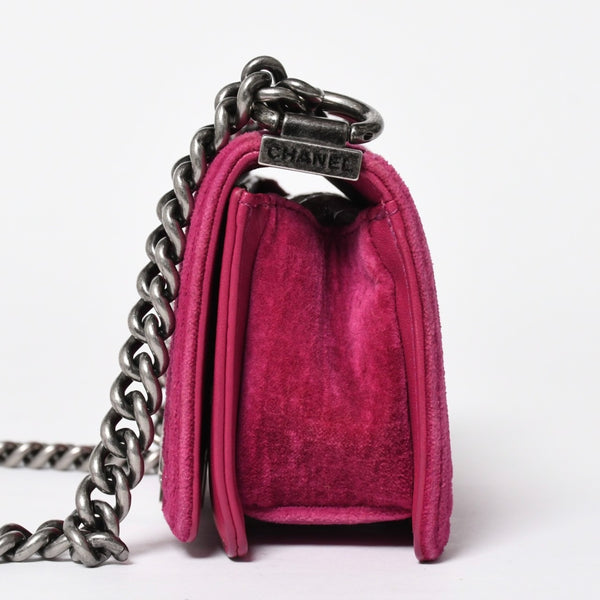 極美品 CHANEL シャネル ボーイシャネル マトラッセ ミニショルダーバッグ 17番台 ベルベット ローズレッド ガンメタリック金具 中古 4a009701