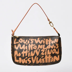 Very good condition LOUIS VUITTON Pochette accessory M92192 Monogram graffiti brown orange gold hardware used 4a009783