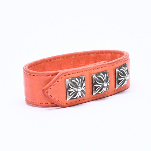 極美品 CHROME HEARTS クロムハーツ 3BTN 2SNP 3ボタン 2スナップ レザーブレスレット 重量約26.19g ピラミッド オレンジ 中古 4a009813