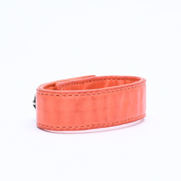 極美品 CHROME HEARTS クロムハーツ 3BTN 2SNP 3ボタン 2スナップ レザーブレスレット 重量約26.19g ピラミッド オレンジ 中古 4a009813