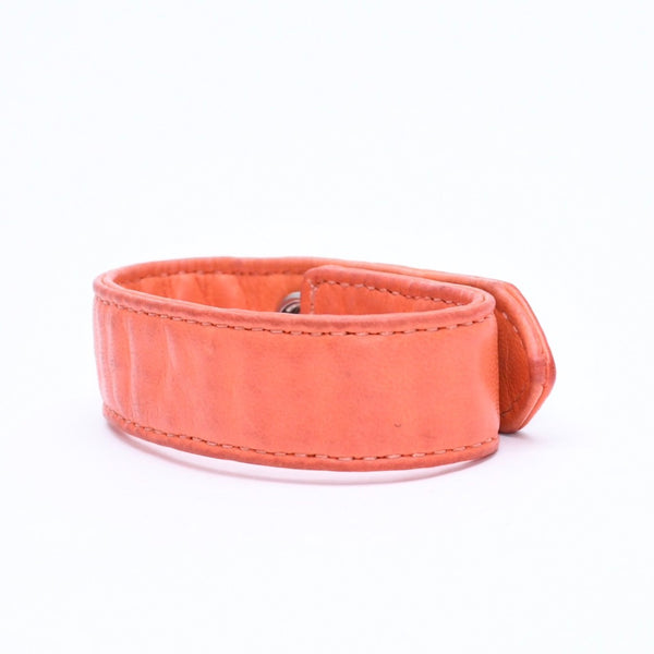 極美品 CHROME HEARTS クロムハーツ 3BTN 2SNP 3ボタン 2スナップ レザーブレスレット 重量約26.19g ピラミッド オレンジ 中古 4a009813