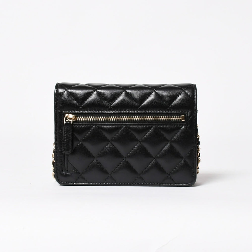 新品同様 CHANEL シャネル チェーンウォレット 二つ折り財布 31番台 ココマーク ラムスキン ブラック ゴールド金具 中古 4a009590