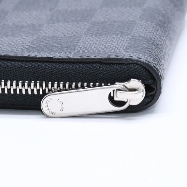 新品同様 LOUIS VUITTON ルイヴィトン ジッピーコインパース N63076 ブラック ミニウォレット ダミエグラフィットキャンバス シルバー金具 中古 4a009752