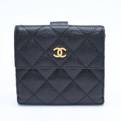極美品 CHANEL シャネル マトラッセ クラシック スモール フラップ ウォレット A48980 19番台 ブラック キャビアスキン ゴールド金具 中古 4a010041