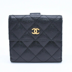 極美品 CHANEL シャネル マトラッセ クラシック スモール フラップ ウォレット A48980 19番台 ブラック キャビアスキン ゴールド金具 中古 4a010041
