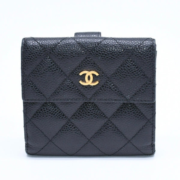 極美品 CHANEL シャネル マトラッセ クラシック スモール フラップ ウォレット A48980 19番台 ブラック キャビアスキン ゴールド金具 中古 4a010041