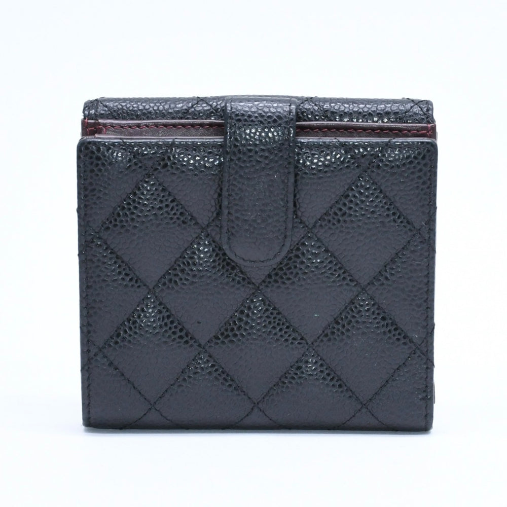 極美品 CHANEL シャネル マトラッセ クラシック スモール フラップ ウォレット A48980 19番台 ブラック キャビアスキン ゴールド金具 中古 4a010041