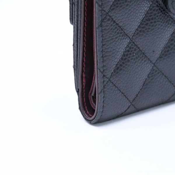 極美品 CHANEL シャネル マトラッセ クラシック スモール フラップ ウォレット A48980 19番台 ブラック キャビアスキン ゴールド金具 中古 4a010041