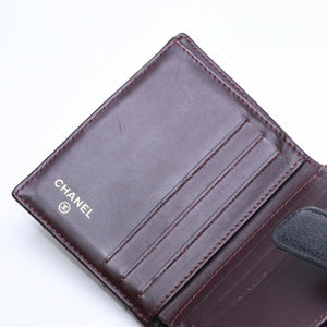 極美品 CHANEL シャネル マトラッセ クラシック スモール フラップ ウォレット A48980 19番台 ブラック キャビアスキン ゴールド金具 中古 4a010041