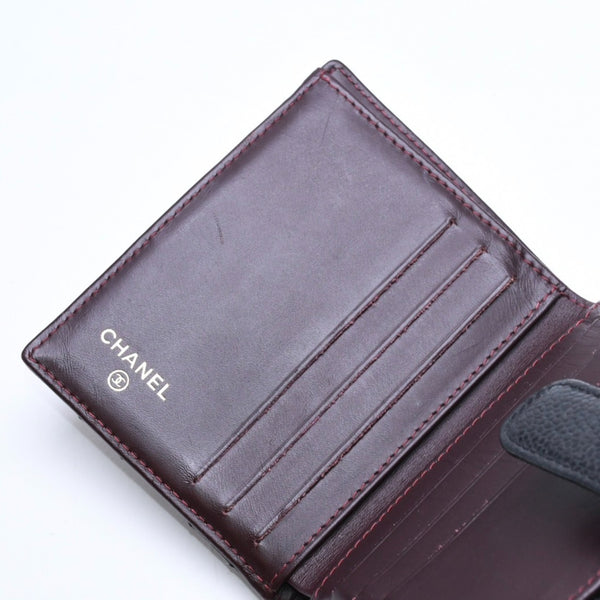 極美品 CHANEL シャネル マトラッセ クラシック スモール フラップ ウォレット A48980 19番台 ブラック キャビアスキン ゴールド金具 中古 4a010041
