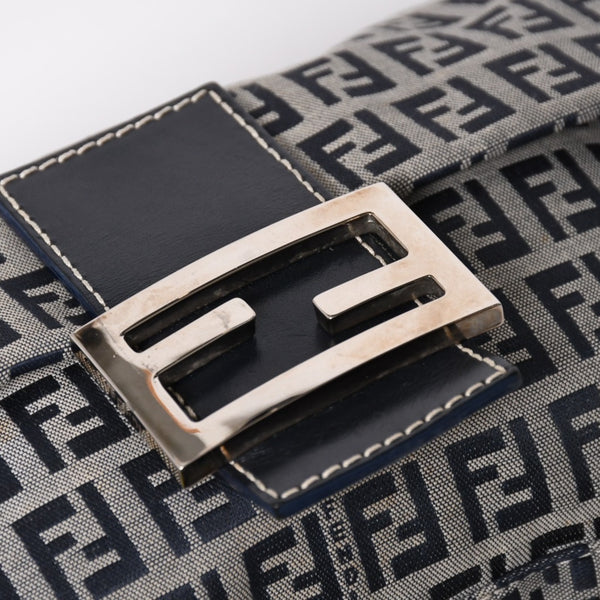 FENDI フェンディ ズッキーノ マンマバゲット 8BR000 ワンショルダーバッグ ネイビーキャンバス レザー シルバー金具 美品 中古 4a010196