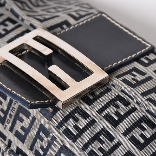 FENDI フェンディ ズッキーノ マンマバゲット 8BR000 ワンショルダーバッグ ネイビーキャンバス レザー シルバー金具 美品 中古 4a010196