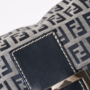 FENDI フェンディ ズッキーノ マンマバゲット 8BR000 ワンショルダーバッグ ネイビーキャンバス レザー シルバー金具 美品 中古 4a010196