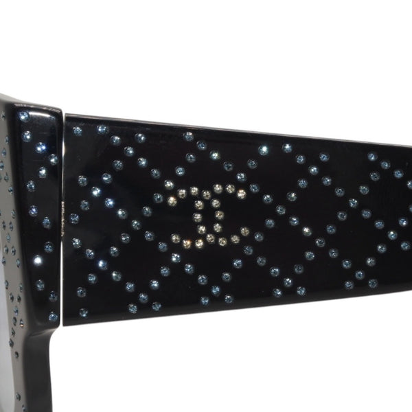 新品同様 CHANEL シャネル サングラス アイウェア 5421-B-A c.1426/4L サイズ53□21 135 ココマーク ラインストーン ネイビー 中古 4a001076