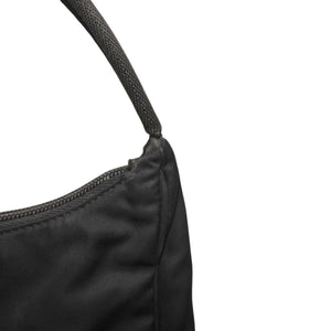 PRADA プラダ ホーボー ワンショルダーバッグ MV515 トライアングルロゴ 三角ロゴプレート ナイロンブラック 美品 中古 4a000860