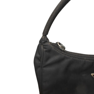 PRADA プラダ ホーボー ワンショルダーバッグ MV515 トライアングルロゴ 三角ロゴプレート ナイロンブラック 美品 中古 4a000860